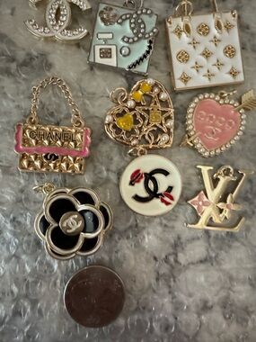 Cc charm zipper pull large 9 pc